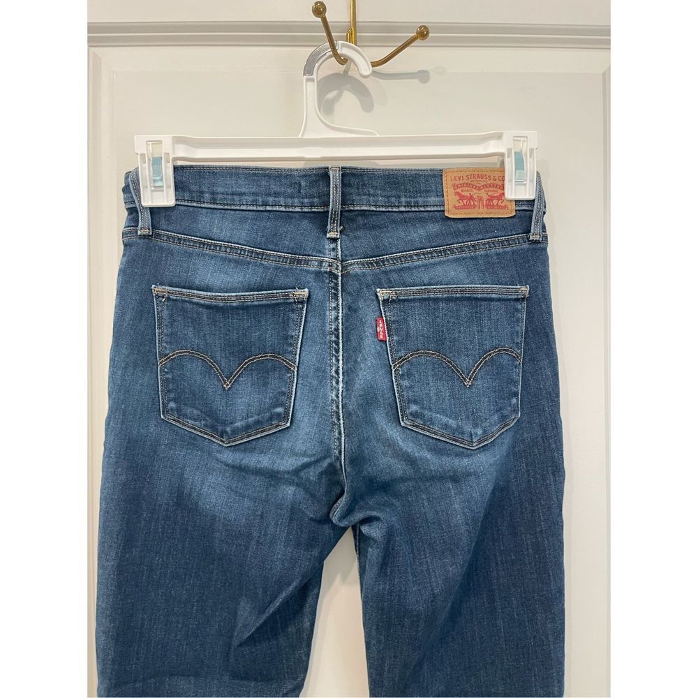 Levi Slimming Skinny Jeans - Picture 6 of 7